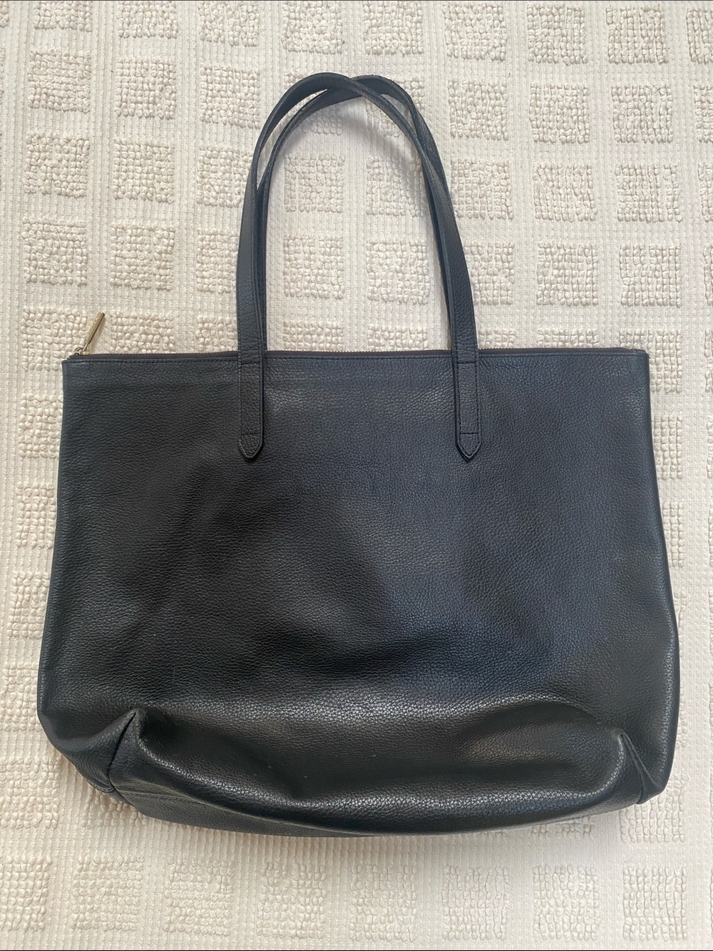 Cuyana zipper top large tote bag in black pebble leather